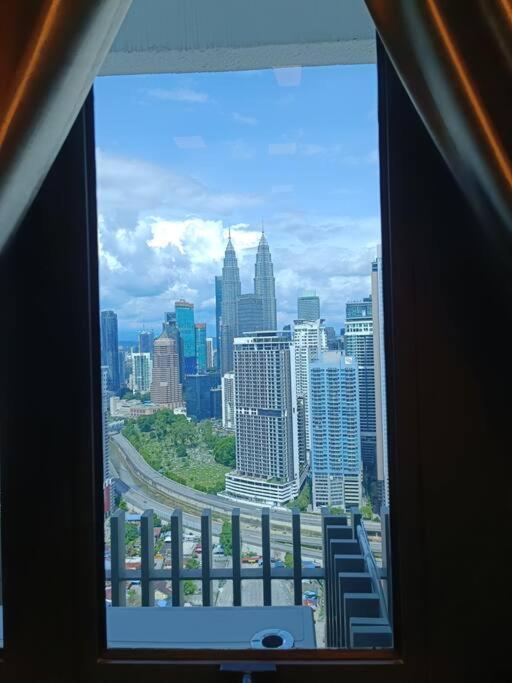 Cl 29A Insta Klcc View & Infinity Pool Apartment Kuala Lumpur Bagian luar foto